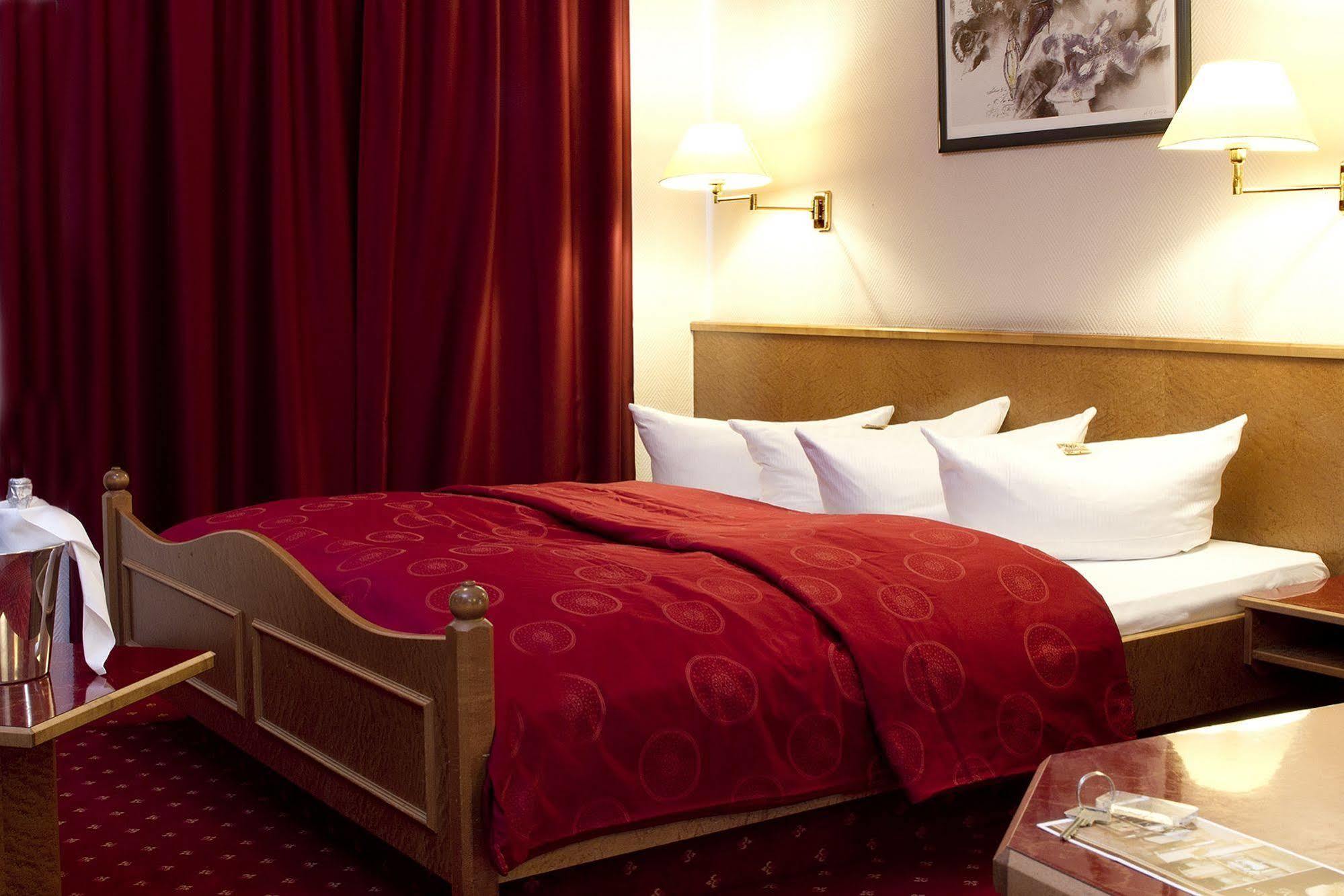 Hotel Astoria ไลป์ซิก ภายนอก รูปภาพ