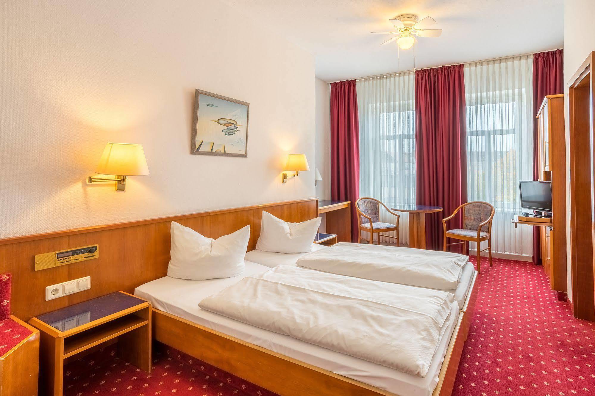 Hotel Astoria ไลป์ซิก ภายนอก รูปภาพ